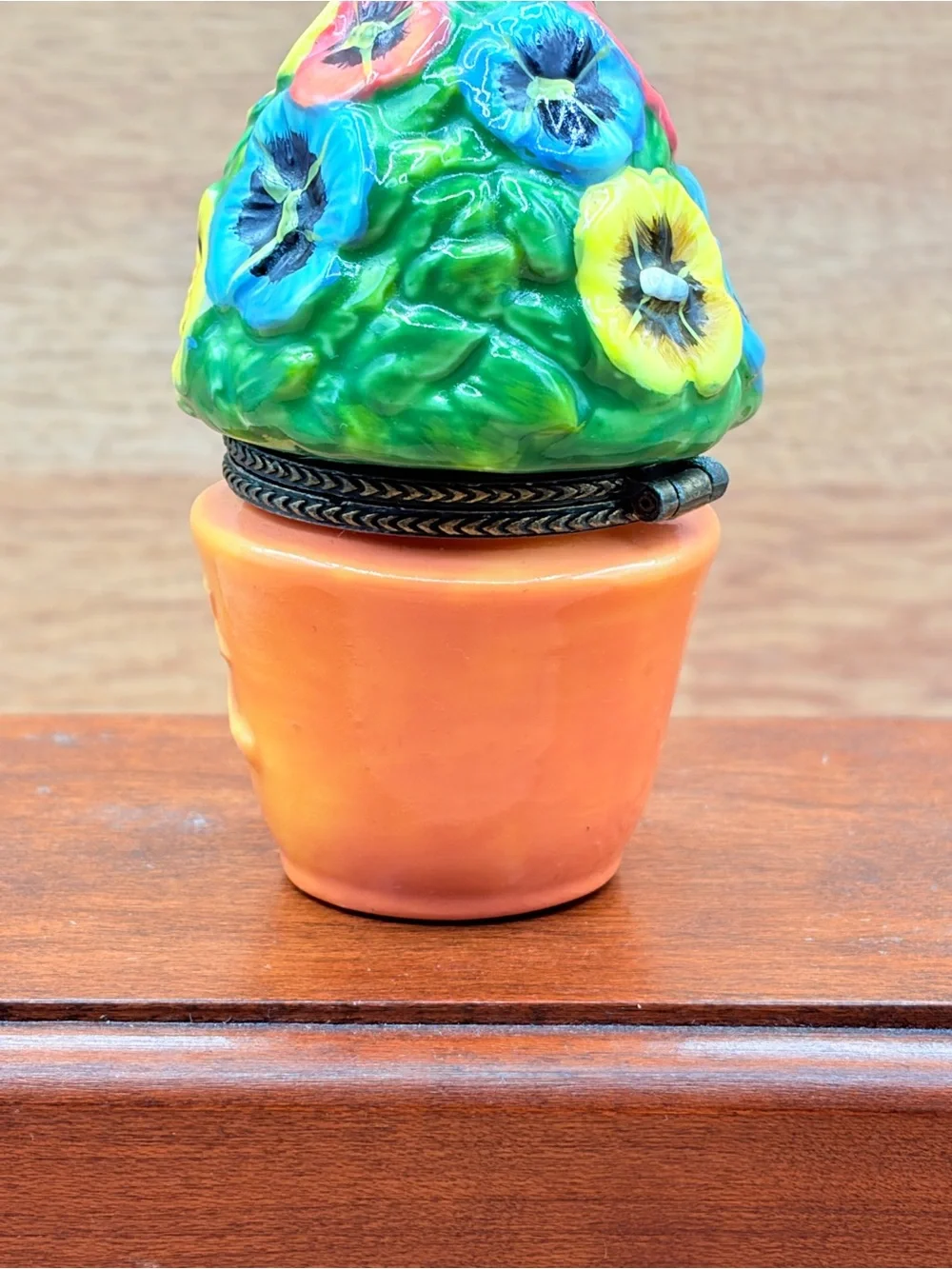 Vintage Hand Painted Pansies Flower Pot With Hummingbird Hinge Lid Trinket Box 1